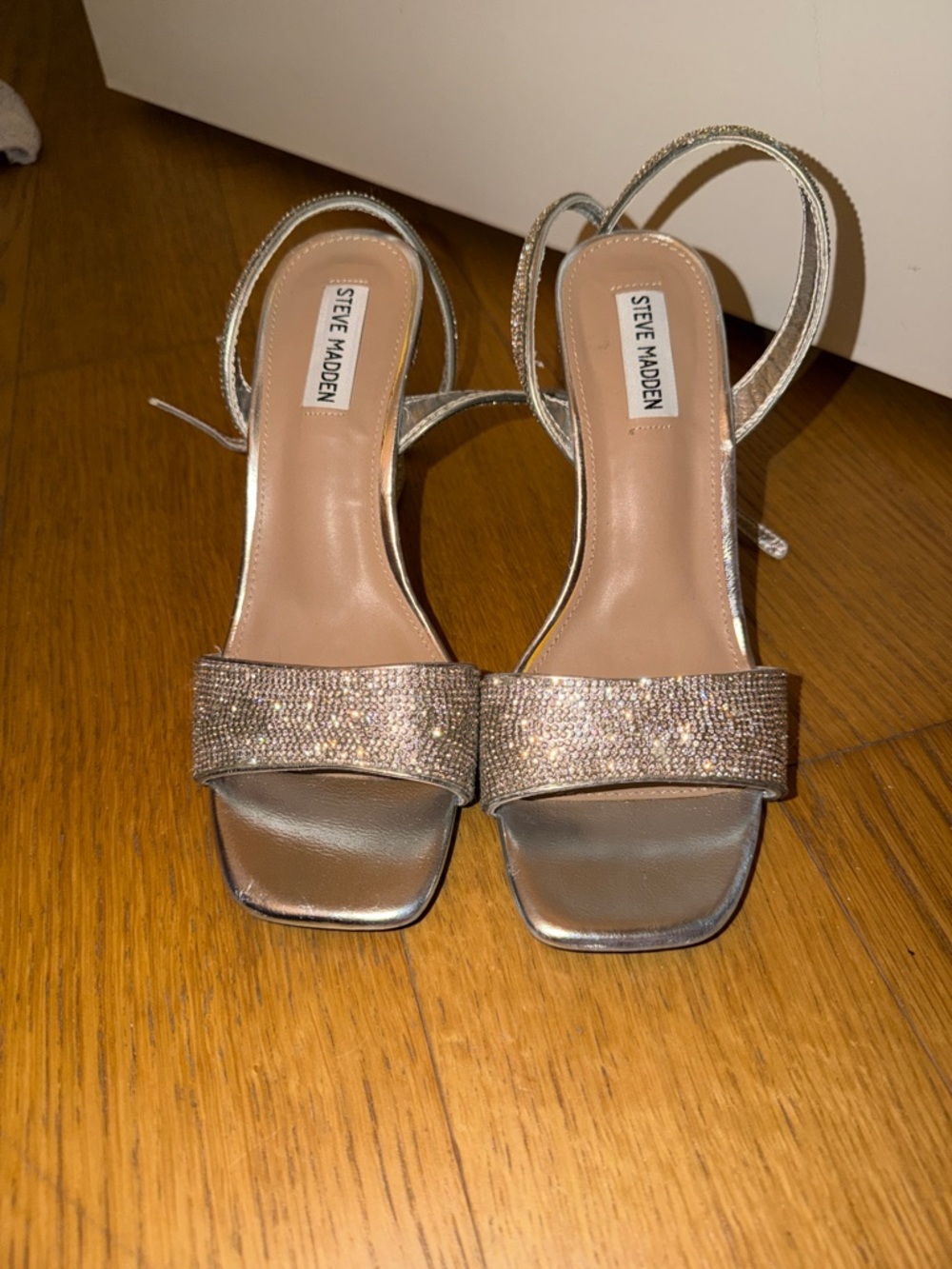 Steve Madden silver sequin shoes (size 8.5)